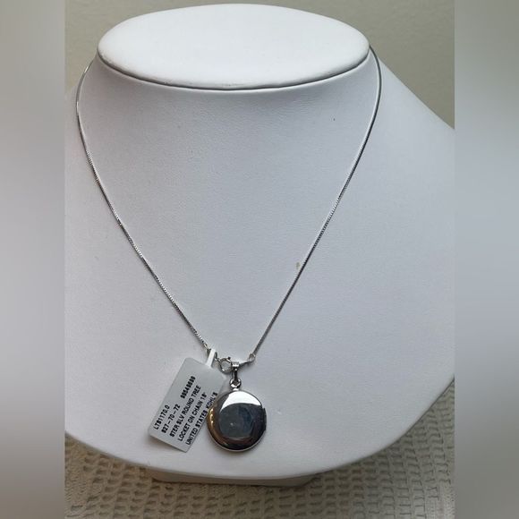 925 Sterling silver | Tree of life round circle locket | Silver locket and chain - Picture 9 of 10